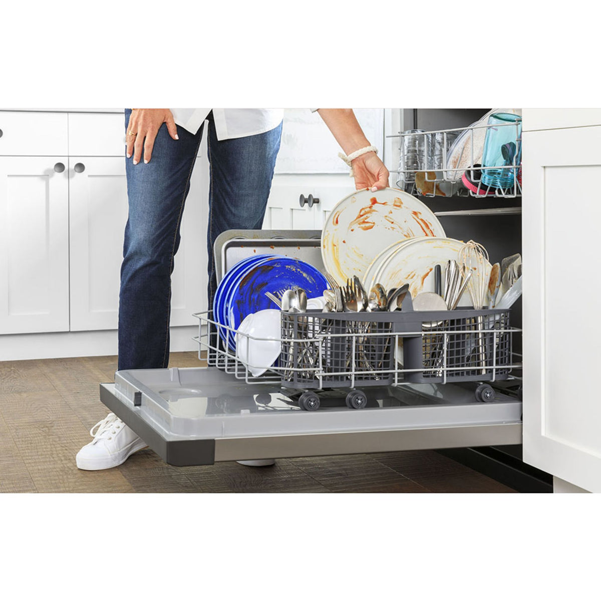 GE 24" BuiltIn Front Control Dishwasher Stainless Steel GDF510PSRSS